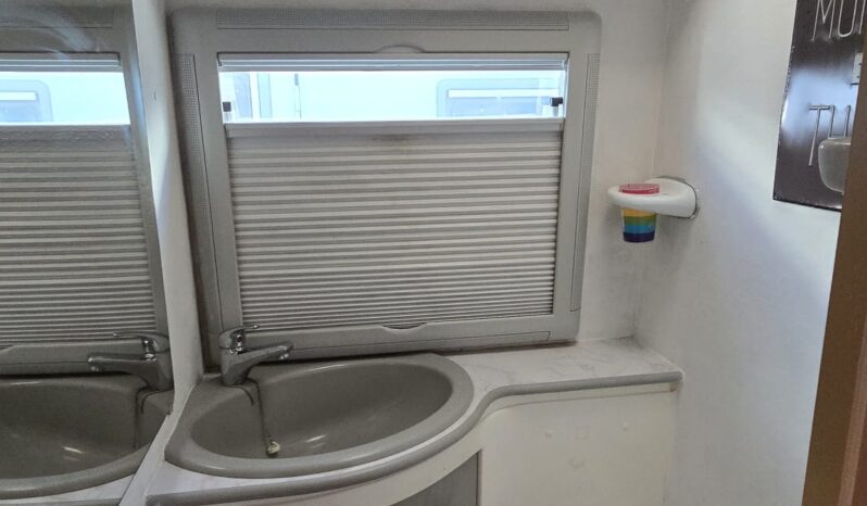 Mercedes Levoyageur de 1999 completo