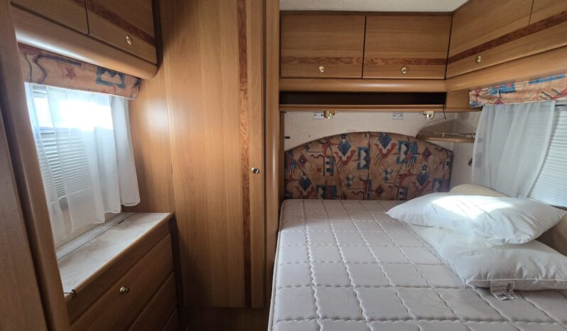 Mercedes Levoyageur de 1999 completo