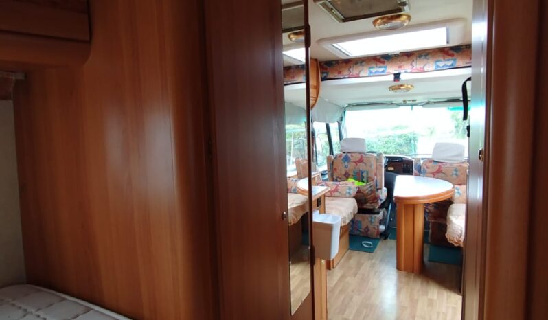 Mercedes Levoyageur de 1999 completo